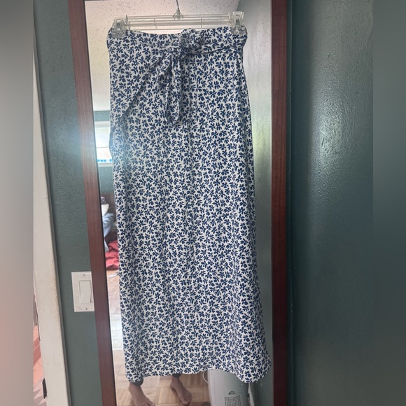 Reformation Rika Blue and White Floral Wrap Skirt - Picture 1 of 6